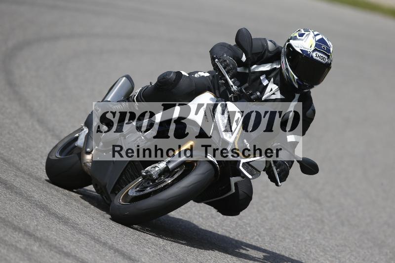 /Archiv-2024/29 12.06.2024 MOTO.CH Track Day ADR/Gruppe rot/30